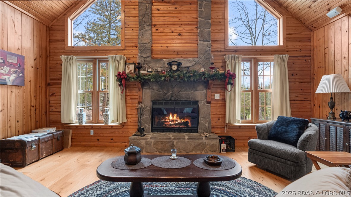 147 West Cross Fox Trail