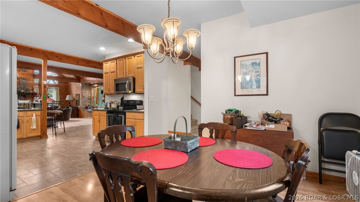 147 West Cross Fox Trail