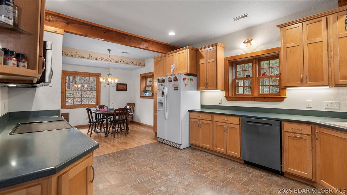 147 West Cross Fox Trail