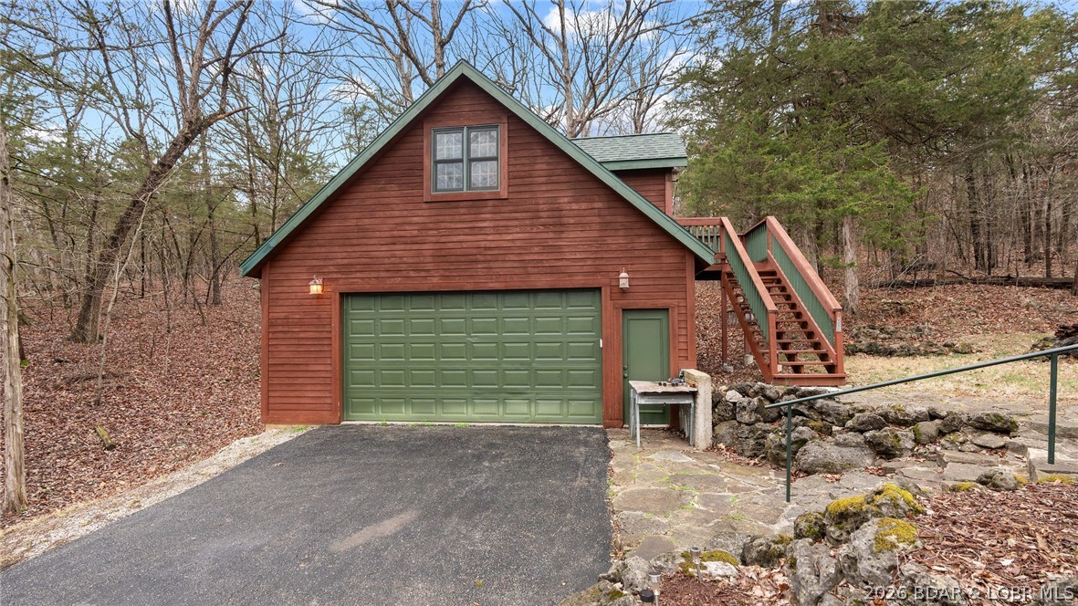 147 West Cross Fox Trail
