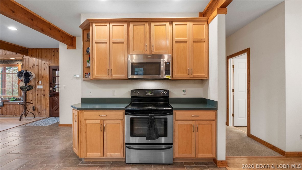 147 West Cross Fox Trail