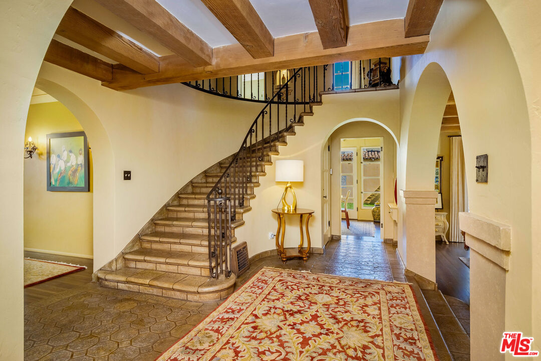 500 N Las Palmas Ave