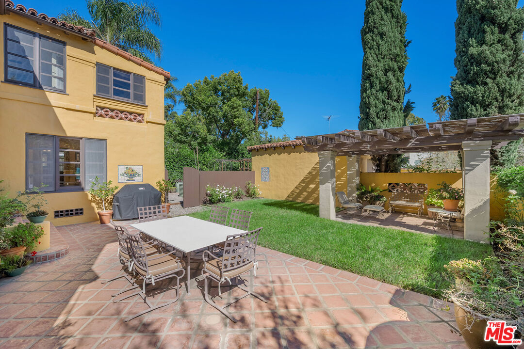 500 N Las Palmas Ave