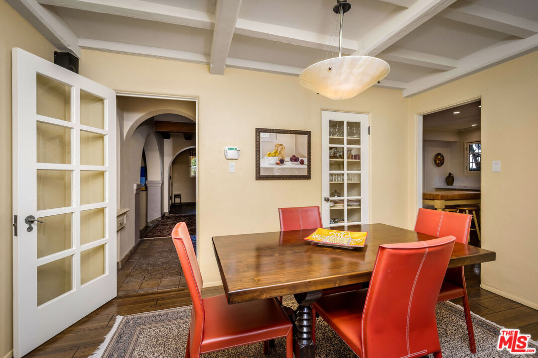 500 N Las Palmas Ave