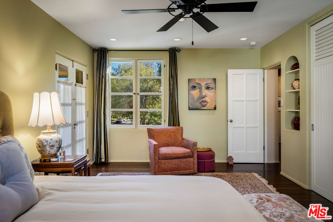 500 N Las Palmas Ave