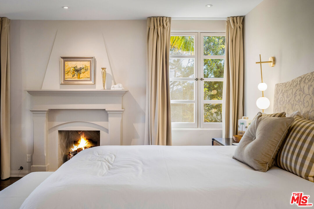 500 N Las Palmas Ave