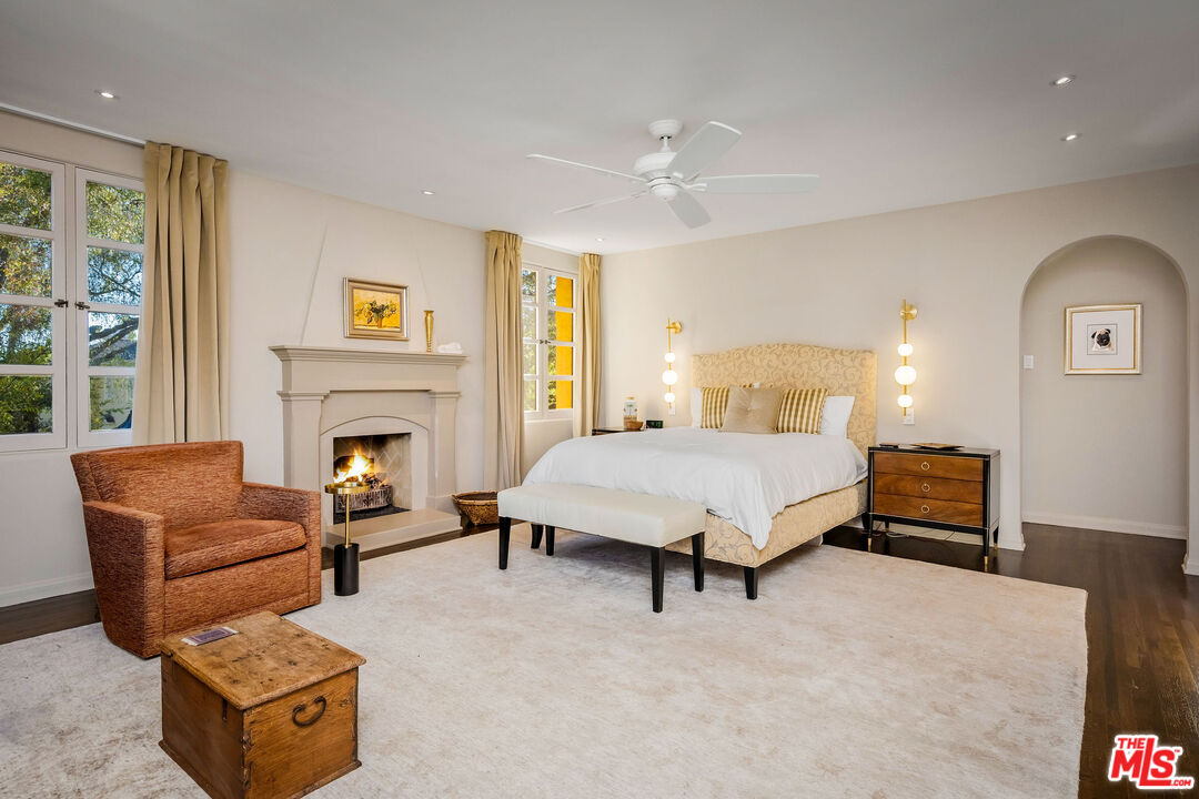 500 N Las Palmas Ave