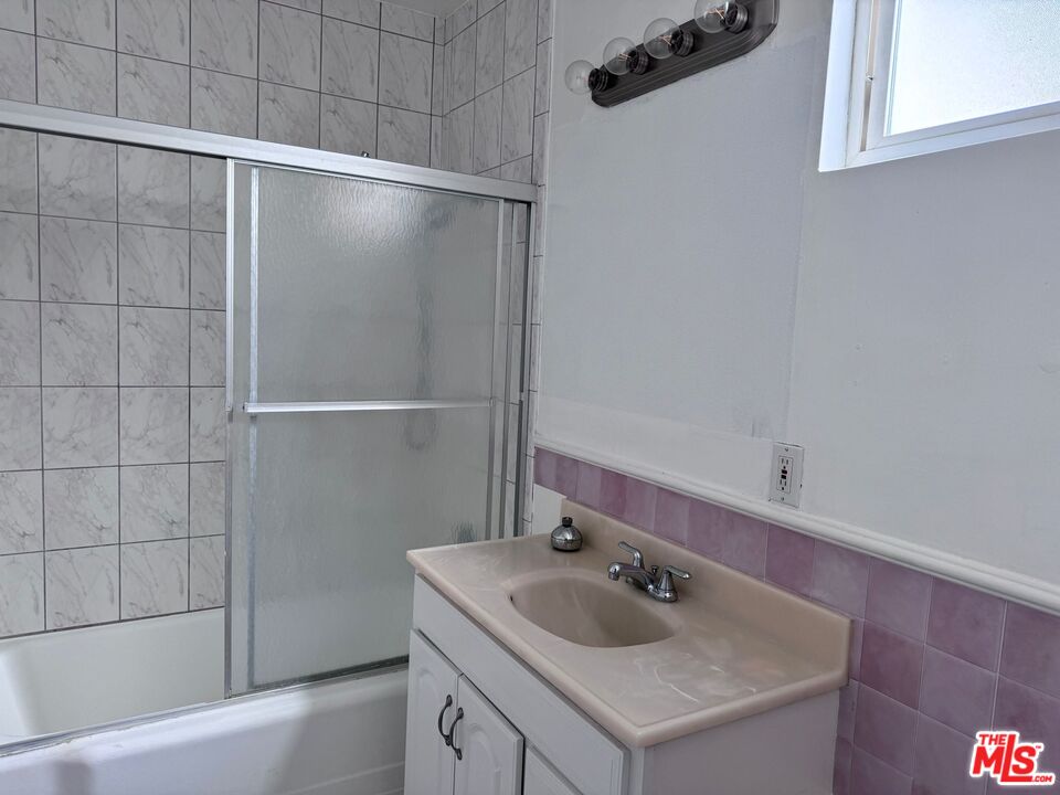 1101 Euclid St Unit: E