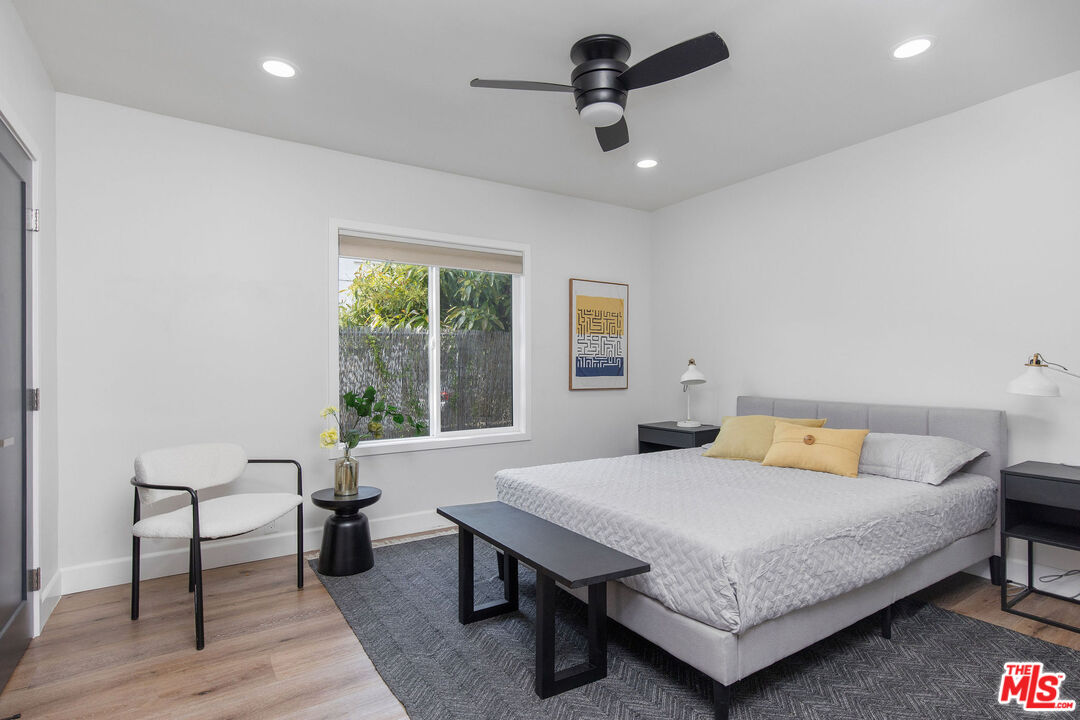 821 S Cloverdale Ave