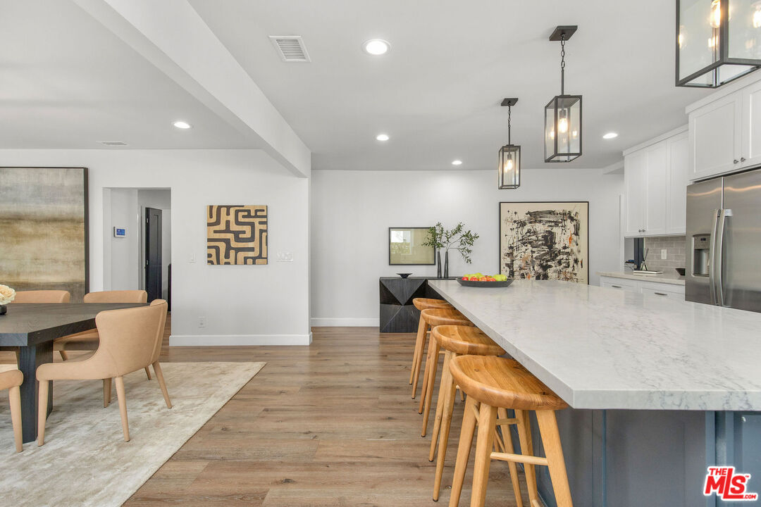 821 S Cloverdale Ave