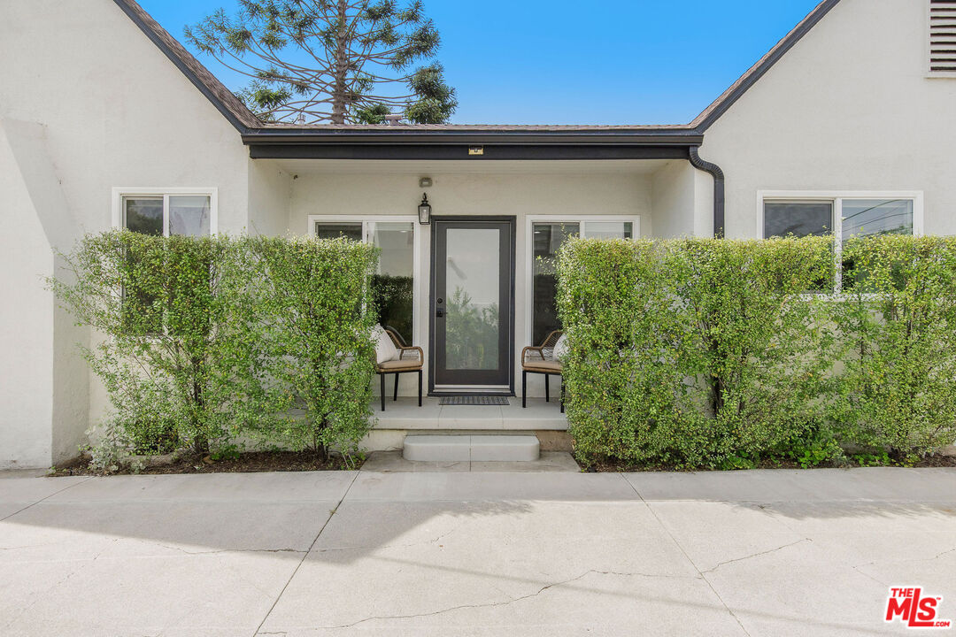 821 S Cloverdale Ave