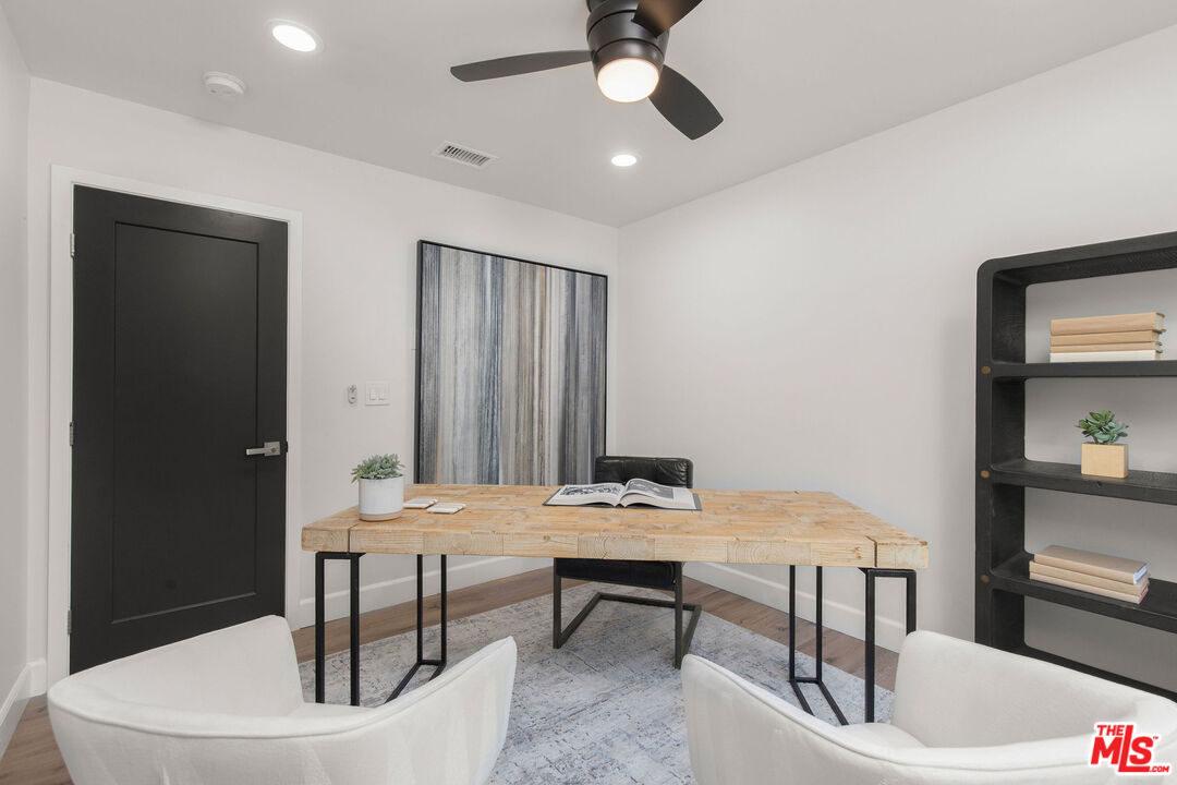 821 S Cloverdale Ave