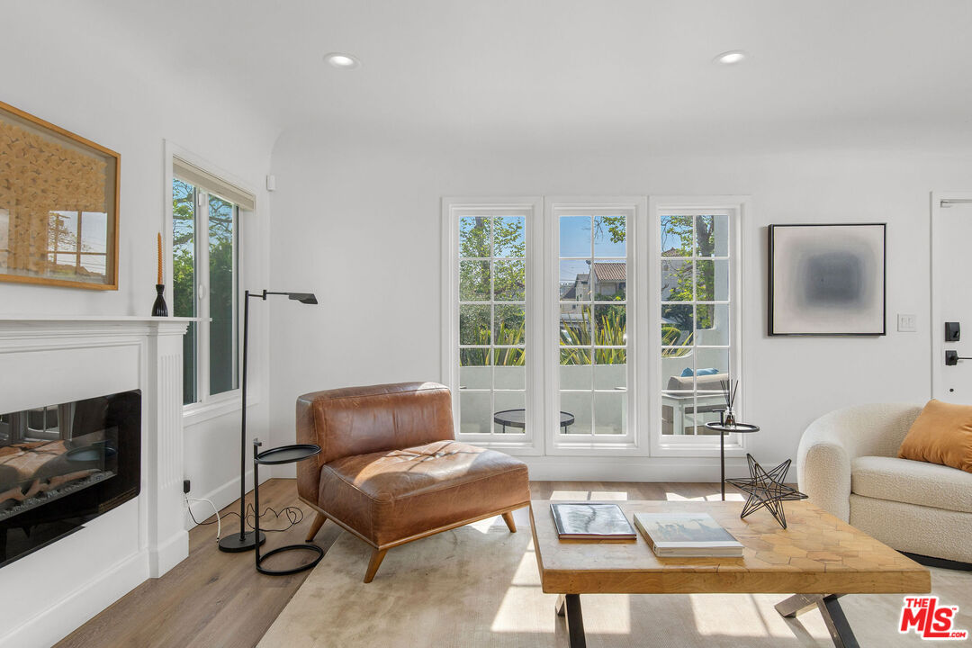 821 S Cloverdale Ave