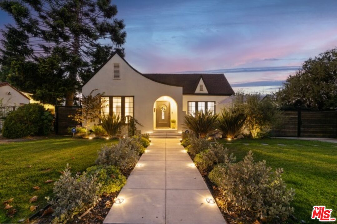 821 S Cloverdale Ave