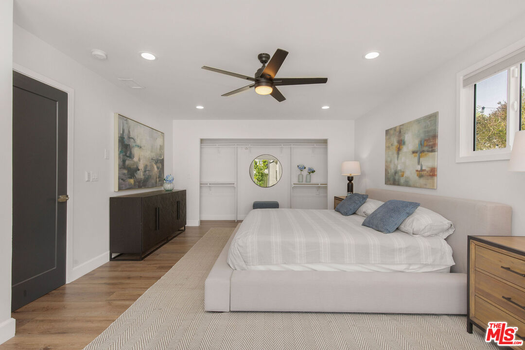 821 S Cloverdale Ave