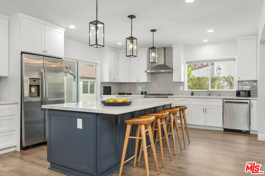 821 S Cloverdale Ave