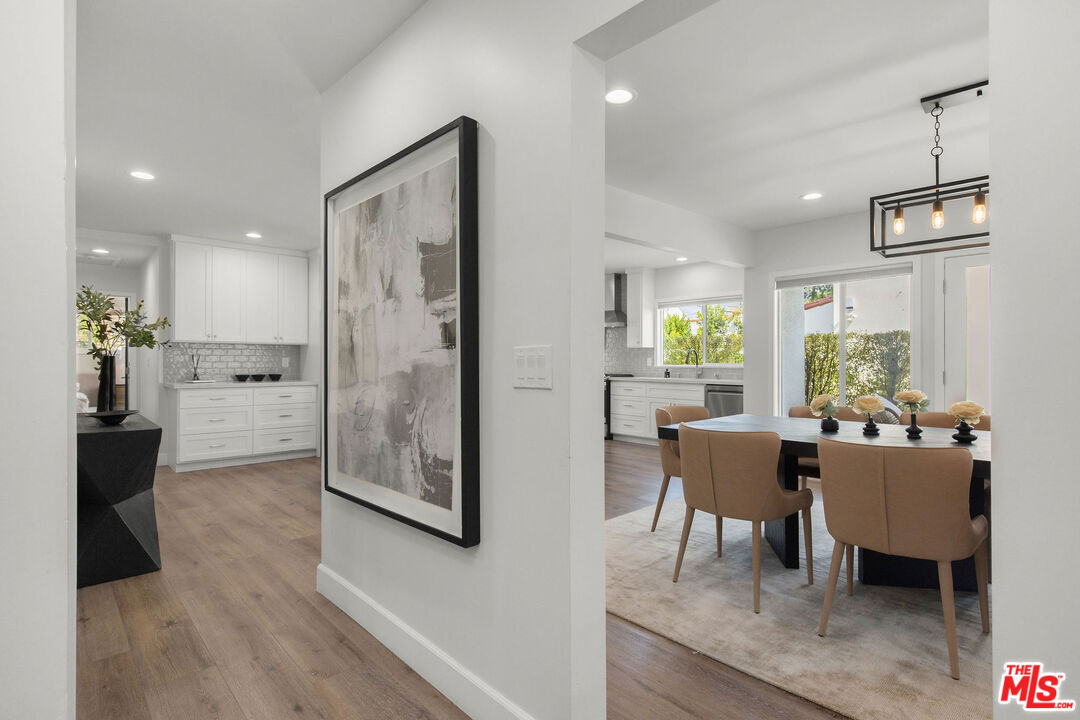 821 S Cloverdale Ave