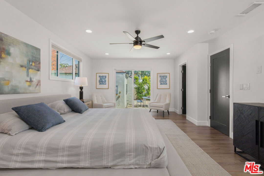 821 S Cloverdale Ave