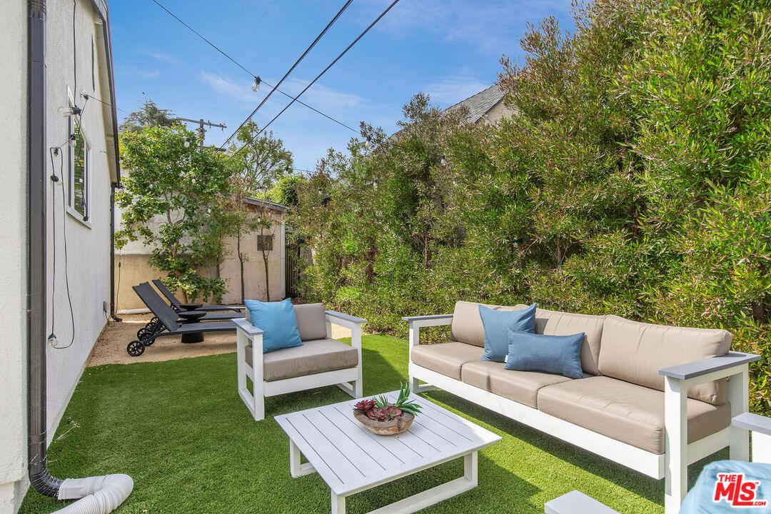 821 S Cloverdale Ave