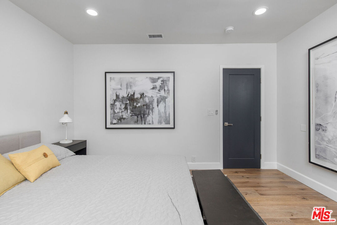 821 S Cloverdale Ave