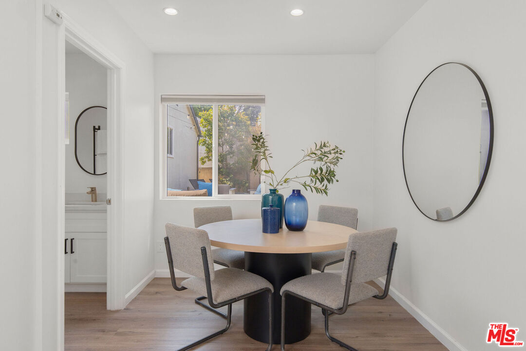 821 S Cloverdale Ave