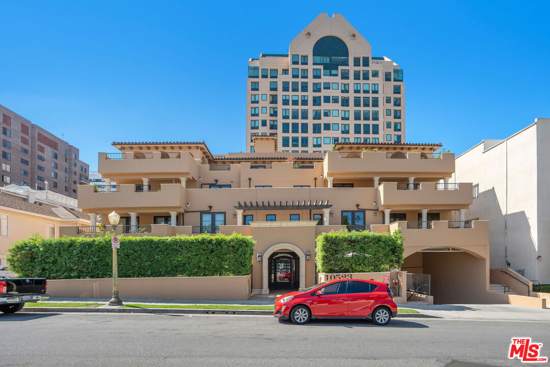 10523 Ashton Ave Unit: 301