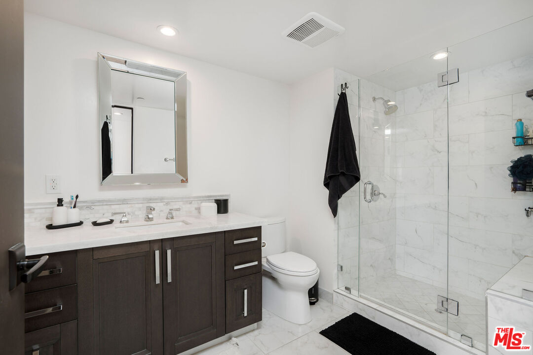 10523 Ashton Ave Unit: 301