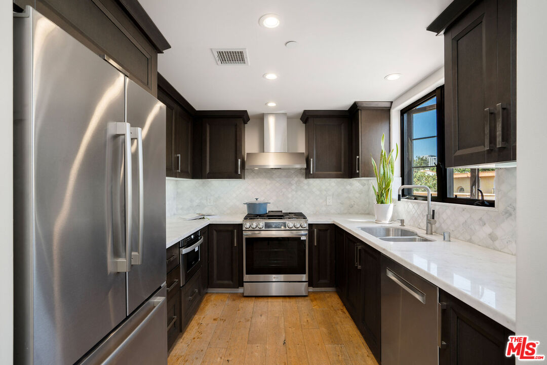 10523 Ashton Ave Unit: 301