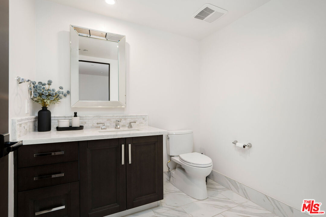 10523 Ashton Ave Unit: 301