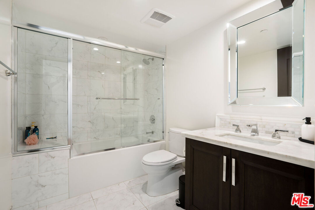 10523 Ashton Ave Unit: 301