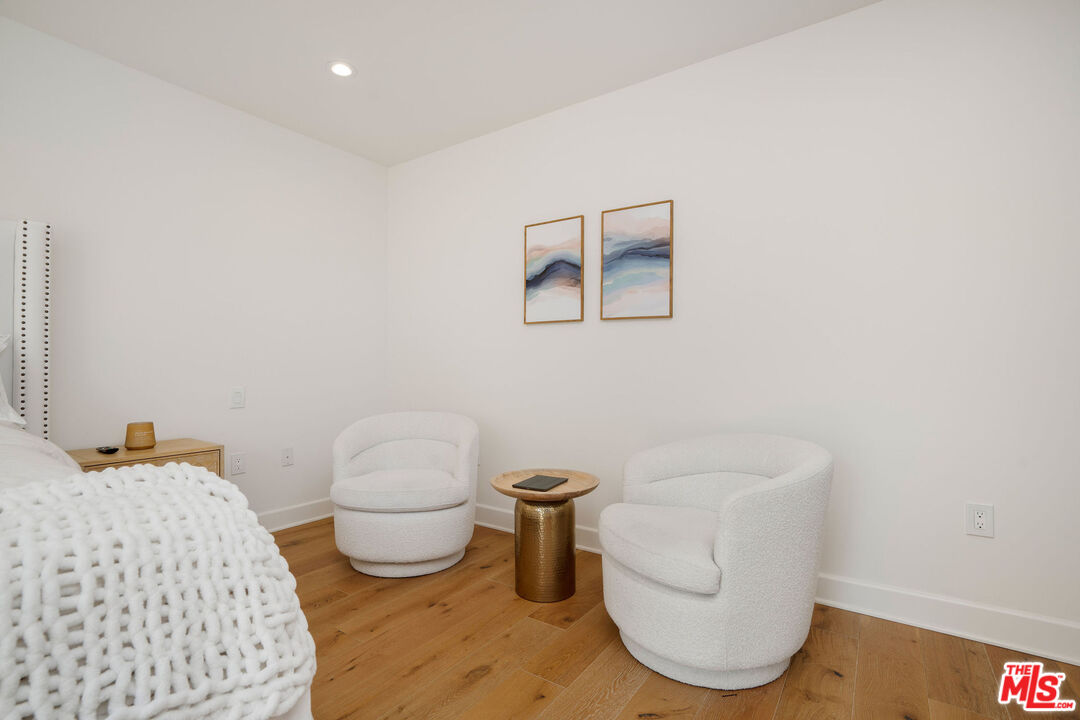 10523 Ashton Ave Unit: 301