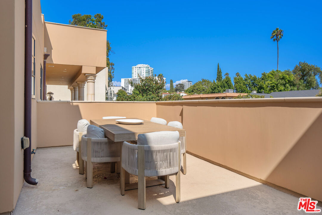 10523 Ashton Ave Unit: 301