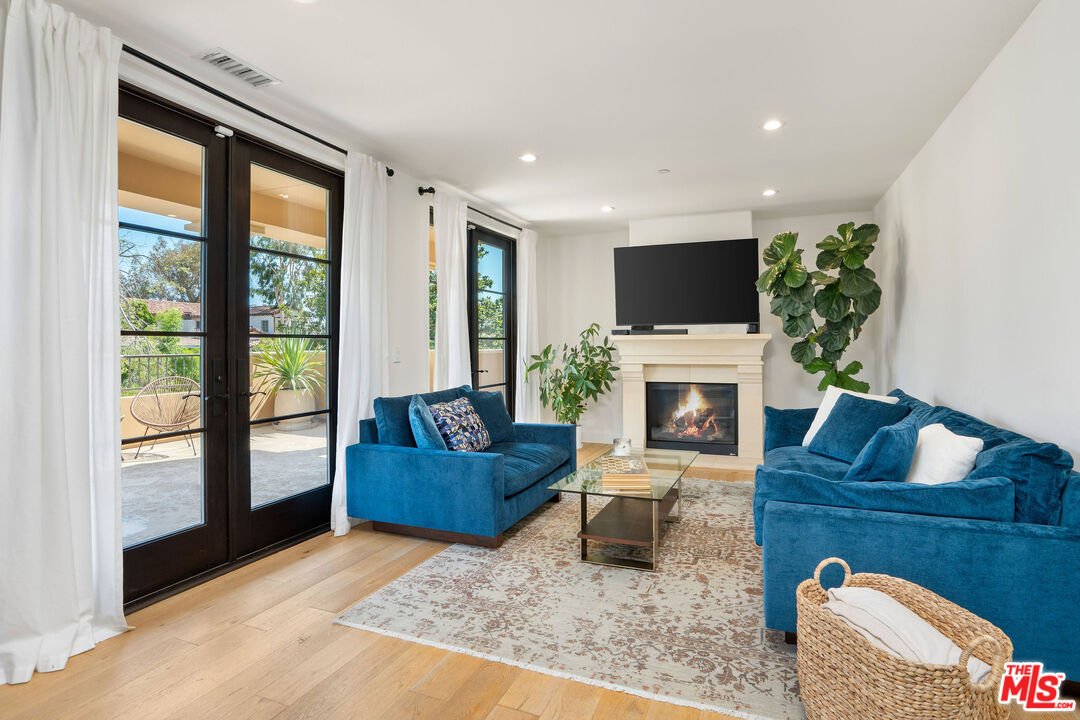 10523 Ashton Ave Unit: 301