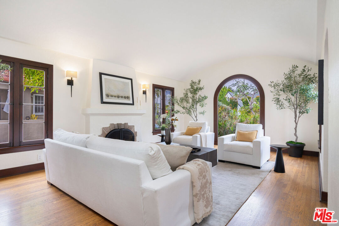 901 S Ogden Dr
