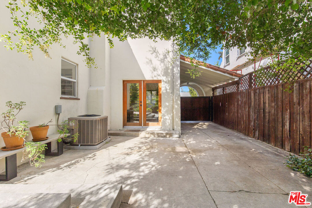 1110 Hi Point St