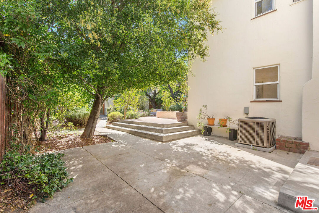 1110 Hi Point St