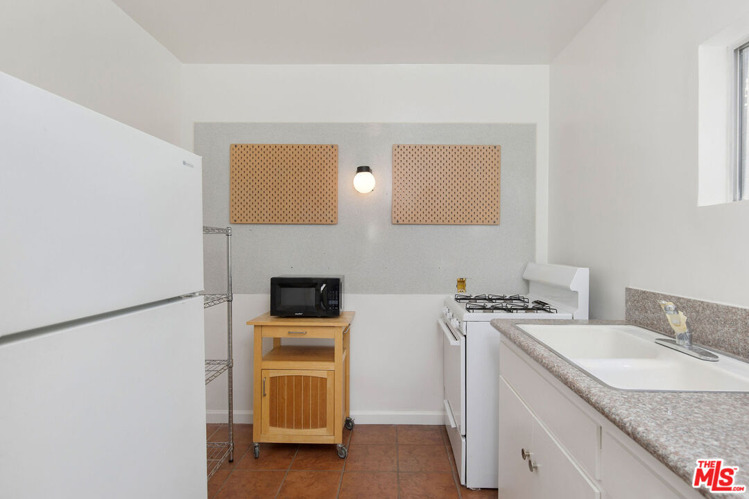 1110 Hi Point St