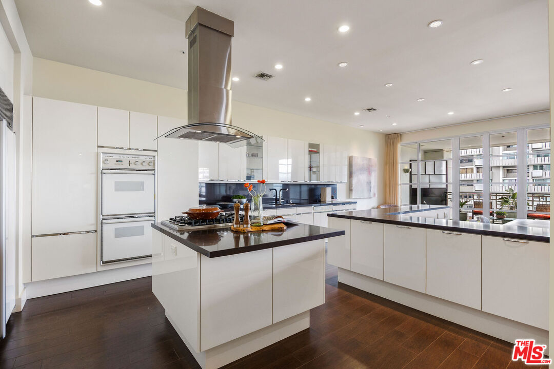 10380 Wilshire Blvd Unit: 902