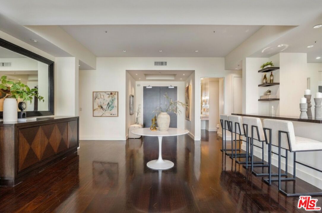 10380 Wilshire Blvd Unit: 902