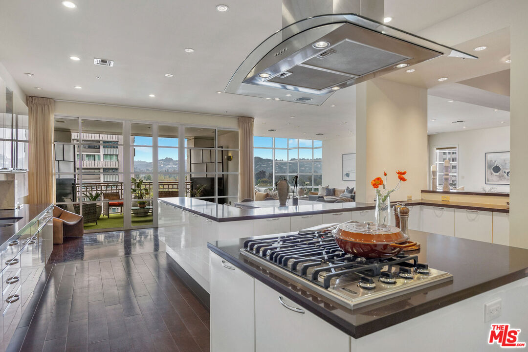 10380 Wilshire Blvd Unit: 902