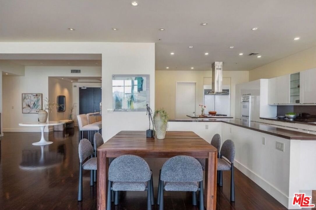 10380 Wilshire Blvd Unit: 902