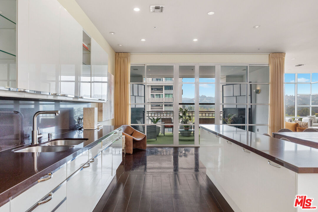 10380 Wilshire Blvd Unit: 902