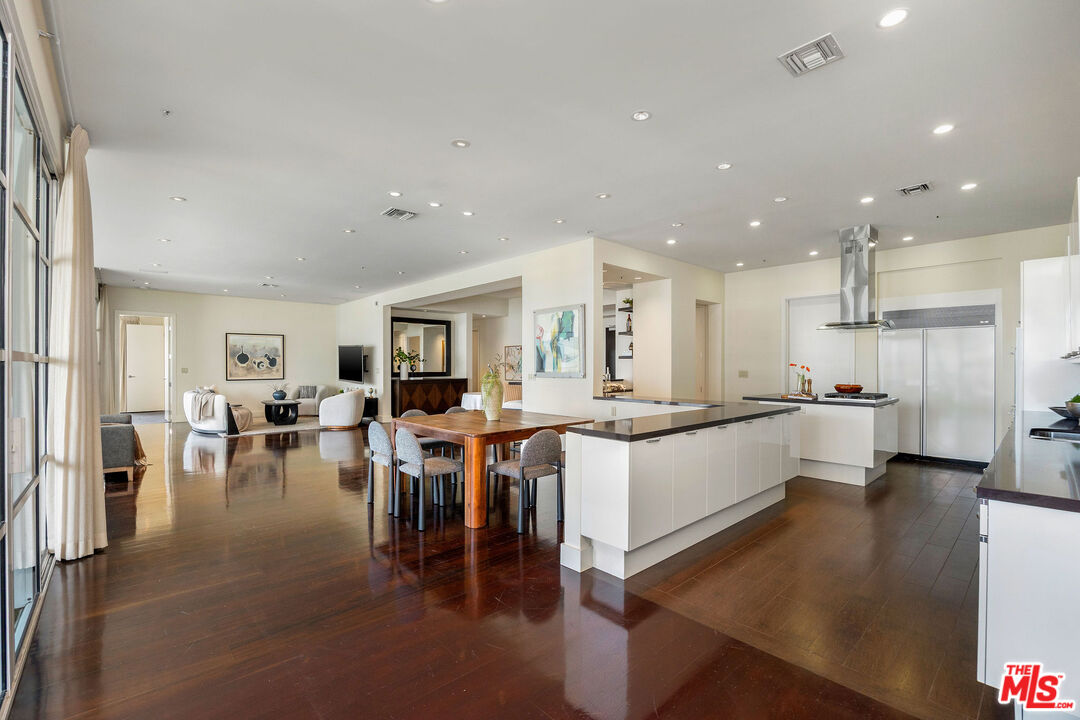 10380 Wilshire Blvd Unit: 902