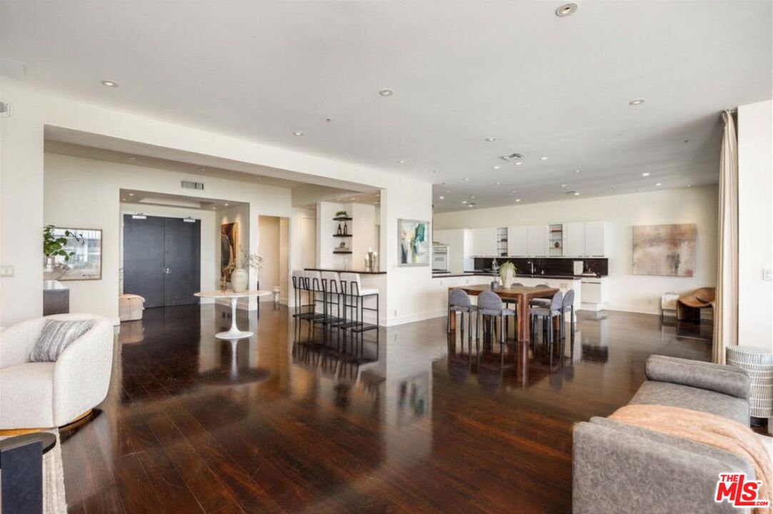 10380 Wilshire Blvd Unit: 902