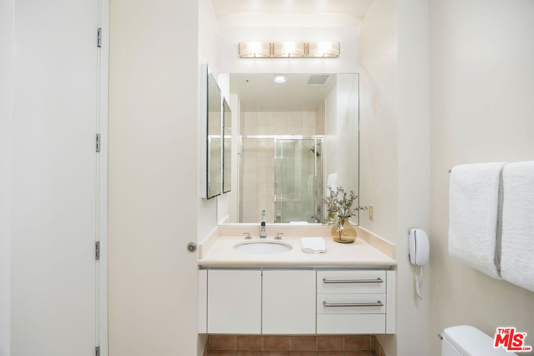 10380 Wilshire Blvd Unit: 902