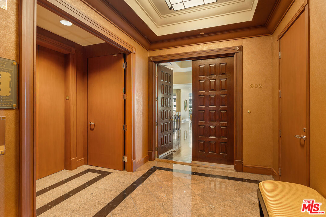 10380 Wilshire Blvd Unit: 902