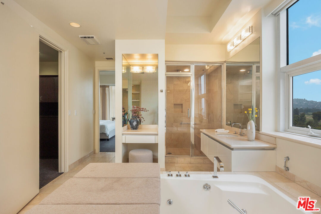 10380 Wilshire Blvd Unit: 902