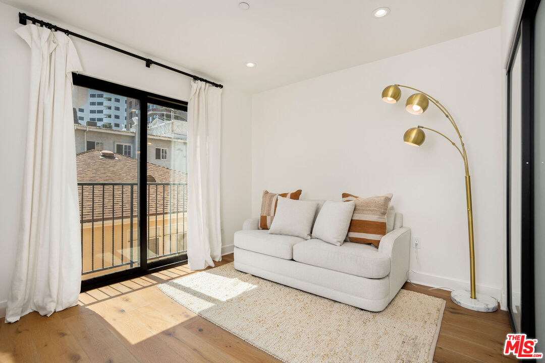 10523 Ashton Ave Unit: 301
