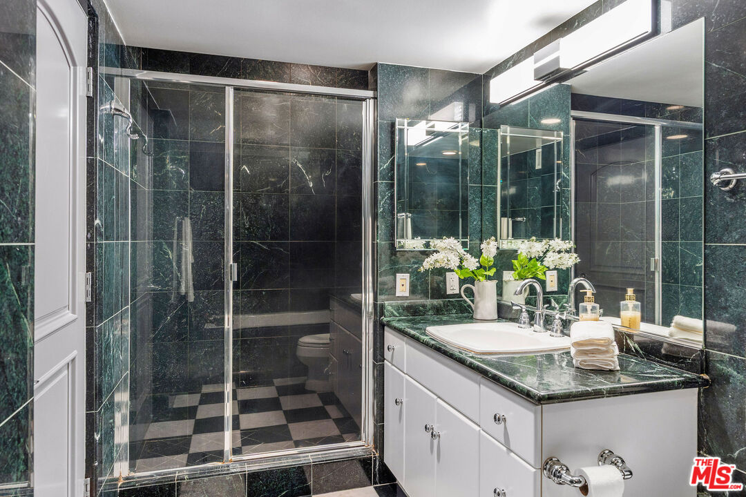 851 N San Vicente Blvd Unit: 304