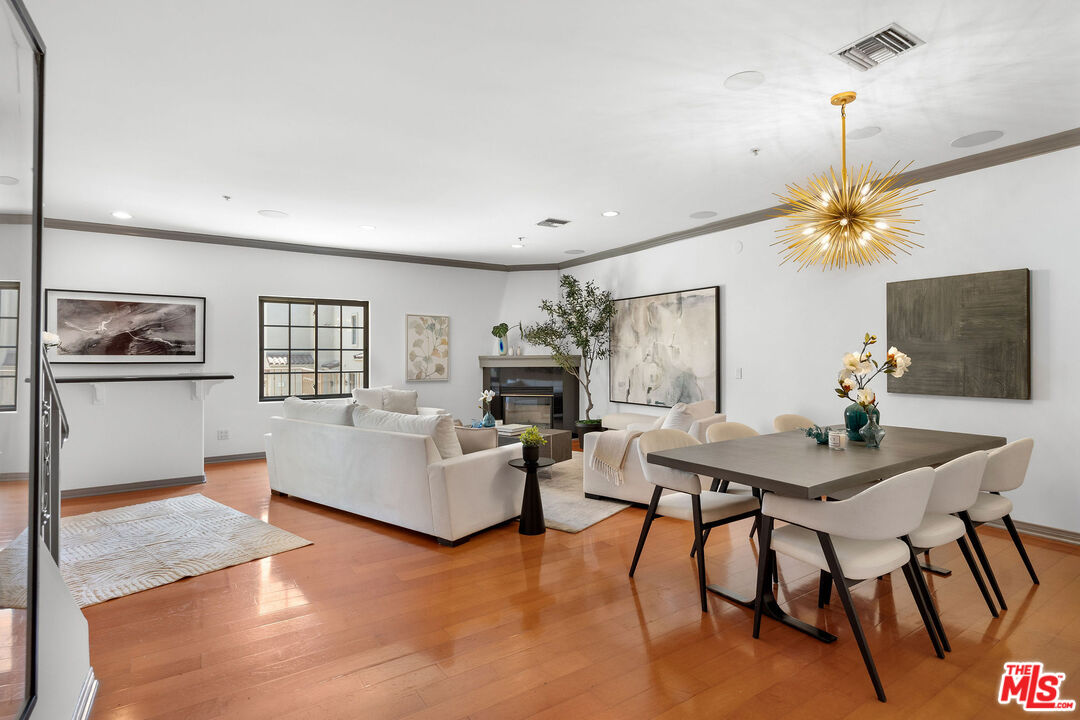 851 N San Vicente Blvd Unit: 304